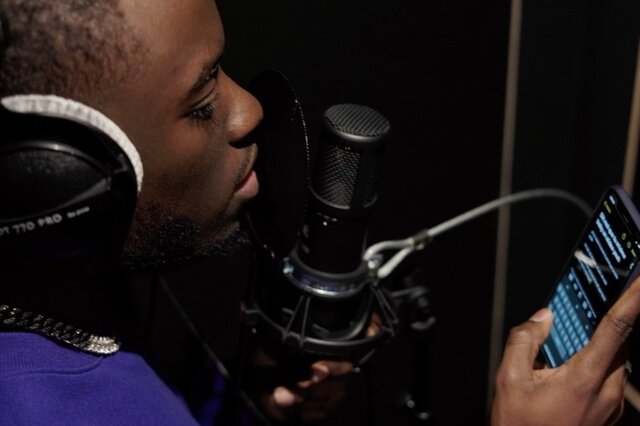 gros plan chanteur cabine vocale anvers gros plan chanteur cabine vocale anvers