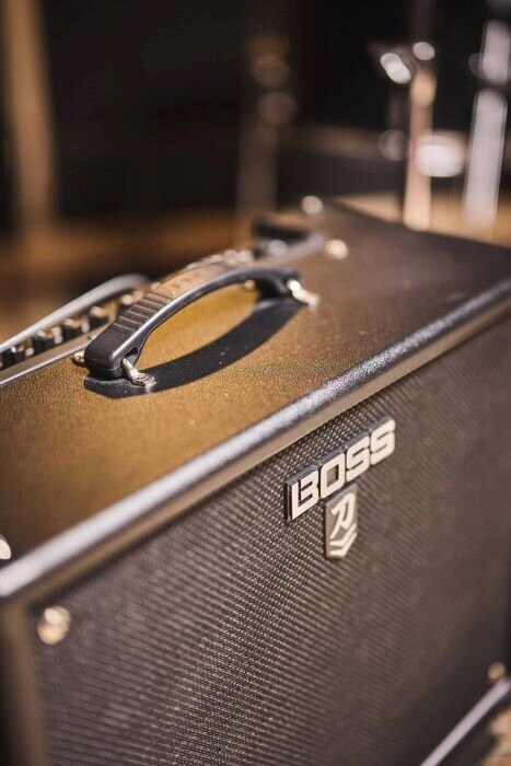 Ampli de guitare Boss MK2 dans un studio de répétition. | © Plug The Jack